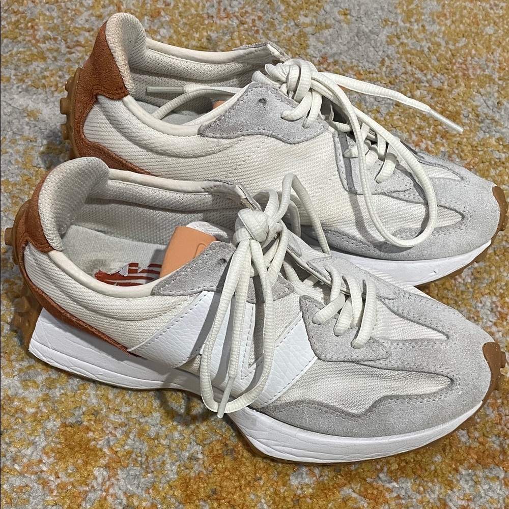 New Balance sneakers - Picture 2 of 4